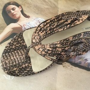 Leon Max Snakeskin Look Grey and Pink Leather Sandals: Women's 8.5